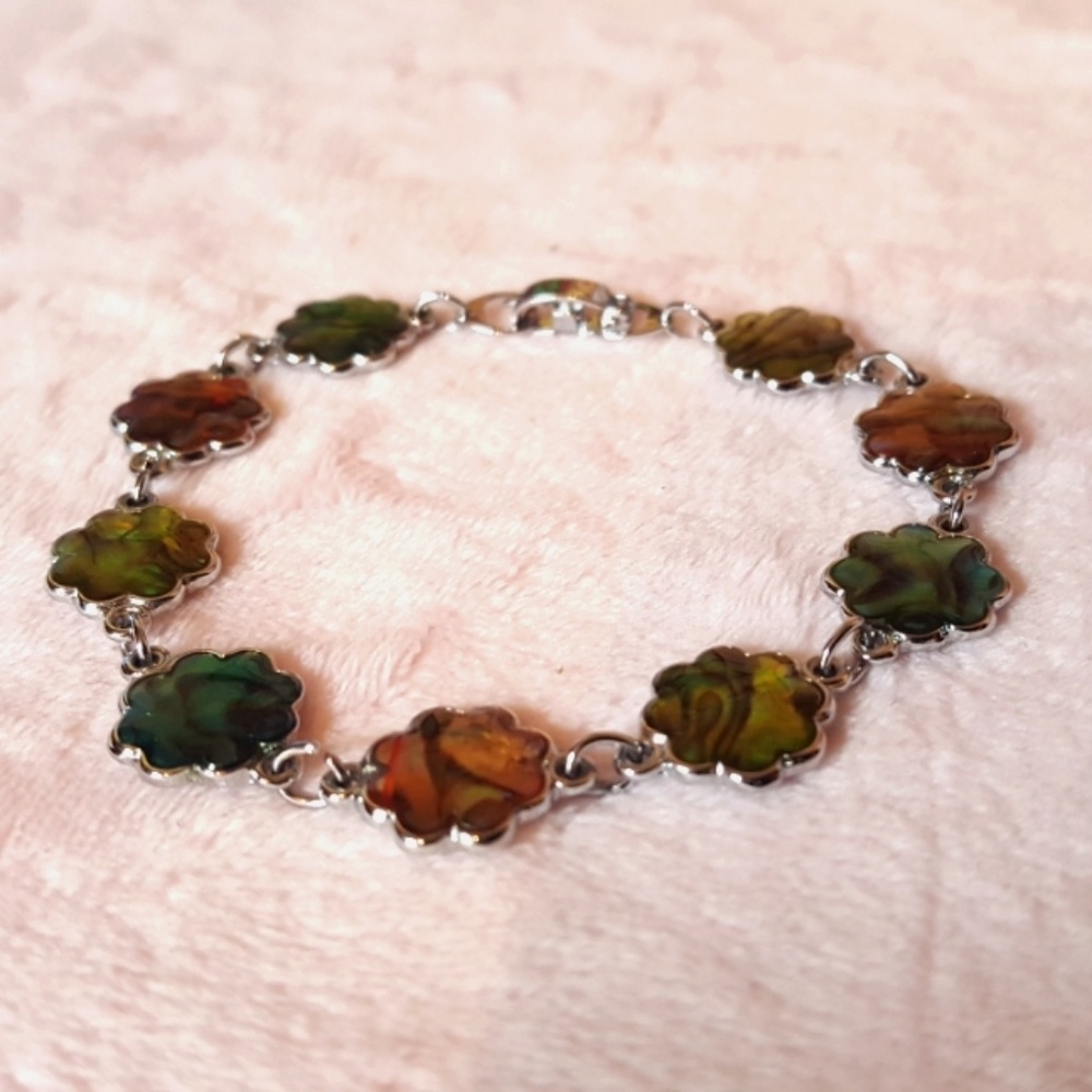 ⬇️ Brilliant Abalone Inlay Flowers Bracelet 7"